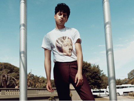 Celebrity Daughter Opens Up About Having Her Eye Color Changed